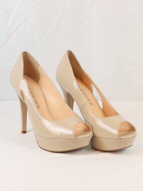 Sleek Marc Fisher Size 9 Cream Platform Heels